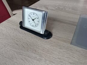 Mechanický budík SLAVA