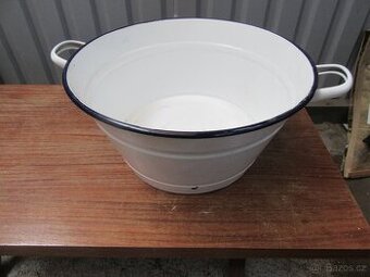 Nabízím velky krásný starožitný smaltovany lavor s madly. Ne