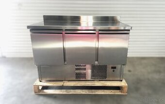 Profesionální chladicí stůl – 3 dveřový