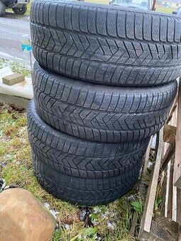 Zimní pneu 235/55/19