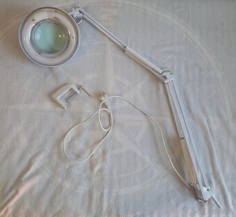 stolní lampa s lupou zn. ProsKit 22W