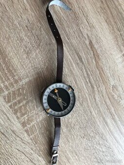 Starý vojenský náramkový kompas, vzácný sběratelský kousek