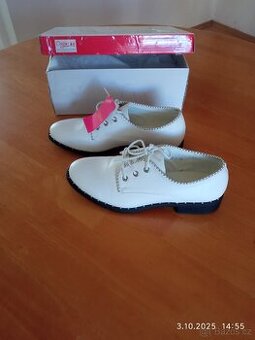 Dámské bílé boty 38