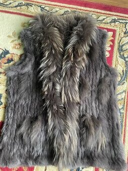 Krásná vesta z pravé kožešiny,vel.M