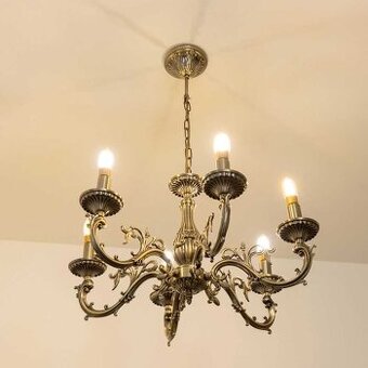 STAROZITNY VELKY MOSAZNY LUSTR 17.TI STOLETI