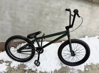 Freestyle BMX kolo BeFly – Zelená metalíza, odolné ko