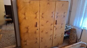 Retro nábytek, stolky, skříň