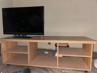 Stůl pod tv