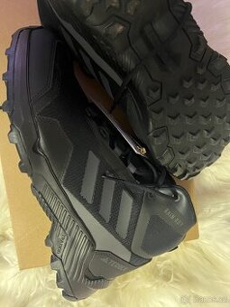 Boty Terrex černé vyšší membrána 29,5 cm NOVÉ PC: 3.400,- Kč