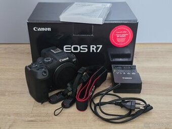 Canon EOS R7 – výkonná APS-C bezzrcadlovka