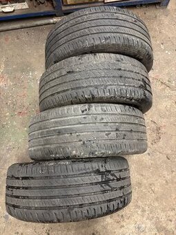 Gumy BARUM Bravuris 5 215/55 R16