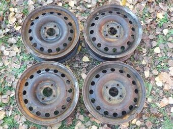 4xOriginál plechové disky na NISSAN velikost 14tky.