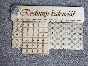 Dřevěný rodinný kalendář