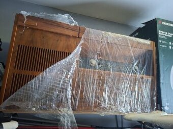 Prodám hudební skříň.