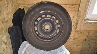 4xPneu zimní Dunlop 195/65 R15 na ráfku