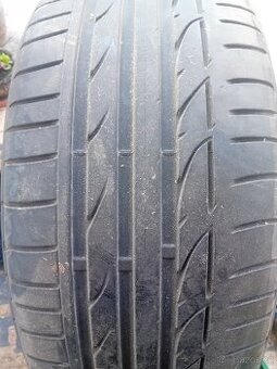 Prodám 2ks pneu 225/40/19 Bridgestone