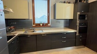 Kuchyňská linka včetně spotřebičů