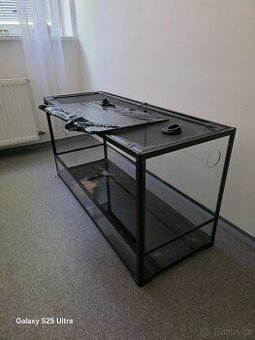 terárium 120 × 45× 60