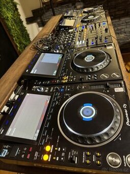 Špičkový DJ setup: 3x Pioneer DJ CDJ-3000 + 1x AlphaTheta CD