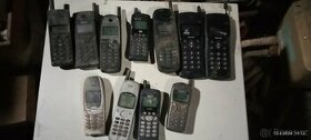 Sbírka starých mobilů