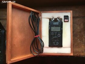 Tascam DR 40 přenosný rekordér nahrávací zařízení multitrack