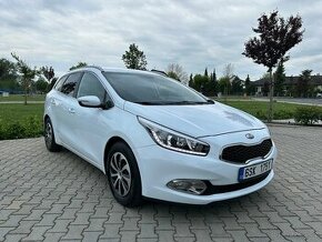 Kia Ceed 1.6 GDI 99kw, 2013, Původ ČR, Ser.kniha