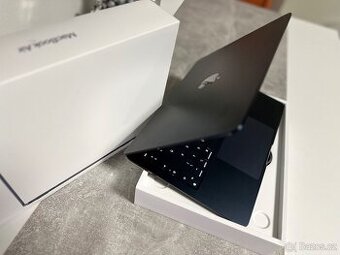 8 GB unifikované pamëti 256GB SSD 13,6 palcový MacBook Air s