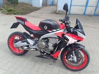 Aprilia Tuono 660