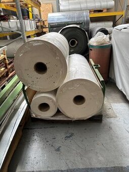 3 role papíru