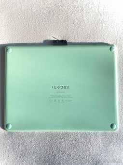 Wacom Intuos Bluetooth M grafický tablet pistáciová zelená
