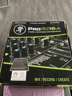Mackie ProFX16v3