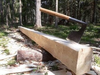 Ručně tesané trámy - výroba na zakázku
