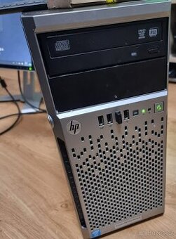 HP ProLiant ML310e Gen8 Intel Xeon E3-1220v3 8GB Ram + LCD