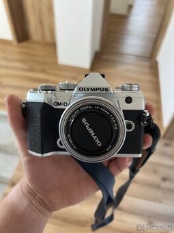 Olympus OM-D E-M5 Mark III + 14–42 mm EZ – stav nového