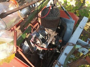 Motor Jawa 250