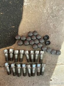 PRODÁM ŠROUBY NA KOLA