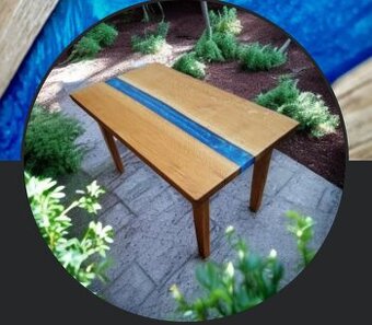 Dubový stůl s epoxidovou pryskyřicí ruční výroba