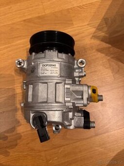 Kompresor klimatizace Audi  DCP 32045