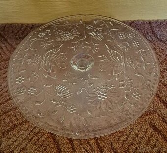 Skleněný podnos na dort na stopce