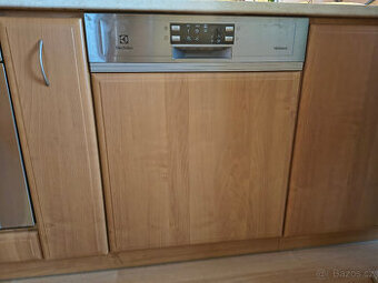 Prodám vestavnou myčku