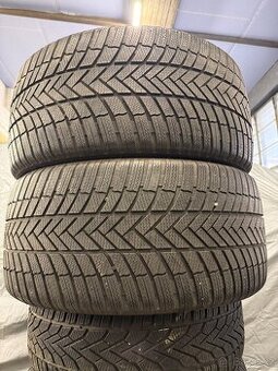 prodám zimní 315/40/21 Bridgestone dva kusy