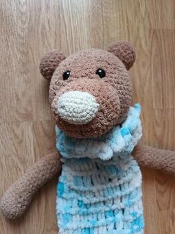 Ručně háčkovaný pyžamožrout medvěd 74 cm. Velice hezký.  Mož