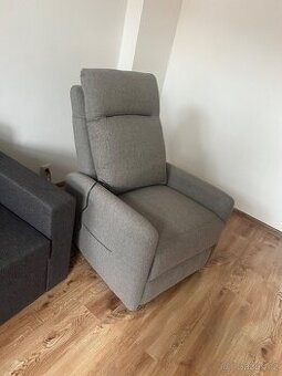 Polohovací masážní křeslo