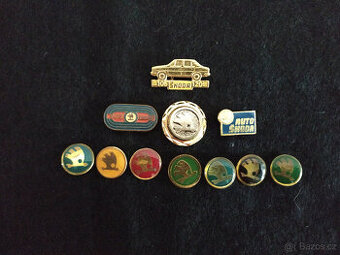 Staré odznaky Škoda a 1. Máj