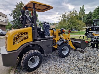 Kolový nakladač ZL10