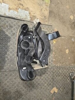 Ford Mondeo MK4 vedení vzduchu v kabině