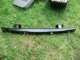 kovová výztuž zadního nárazníku pro VW Transporter T5