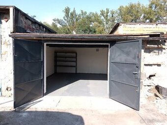 Velká garáž 33 m2 v Mar. Horách s elektřinou-bez provize Rk