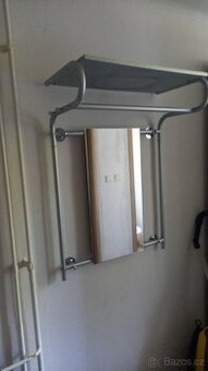 Závěsná stěna + zrcadlo