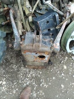 Prodám hydrauliku na ZETOR25-8000,-